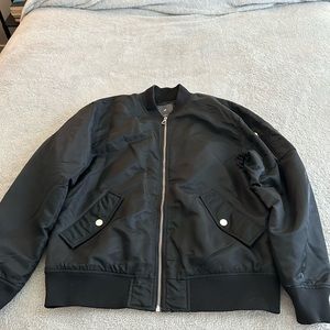 Barely worn H&M bomber jacket. Size: Large (US). Color: Black.
